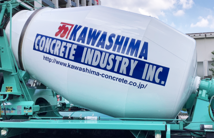 デラクール塗装の白ドラム